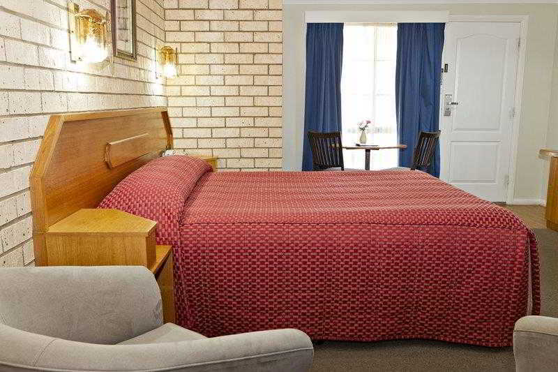 Hilltops Retreat Motor Inn Young Pokoj fotografie