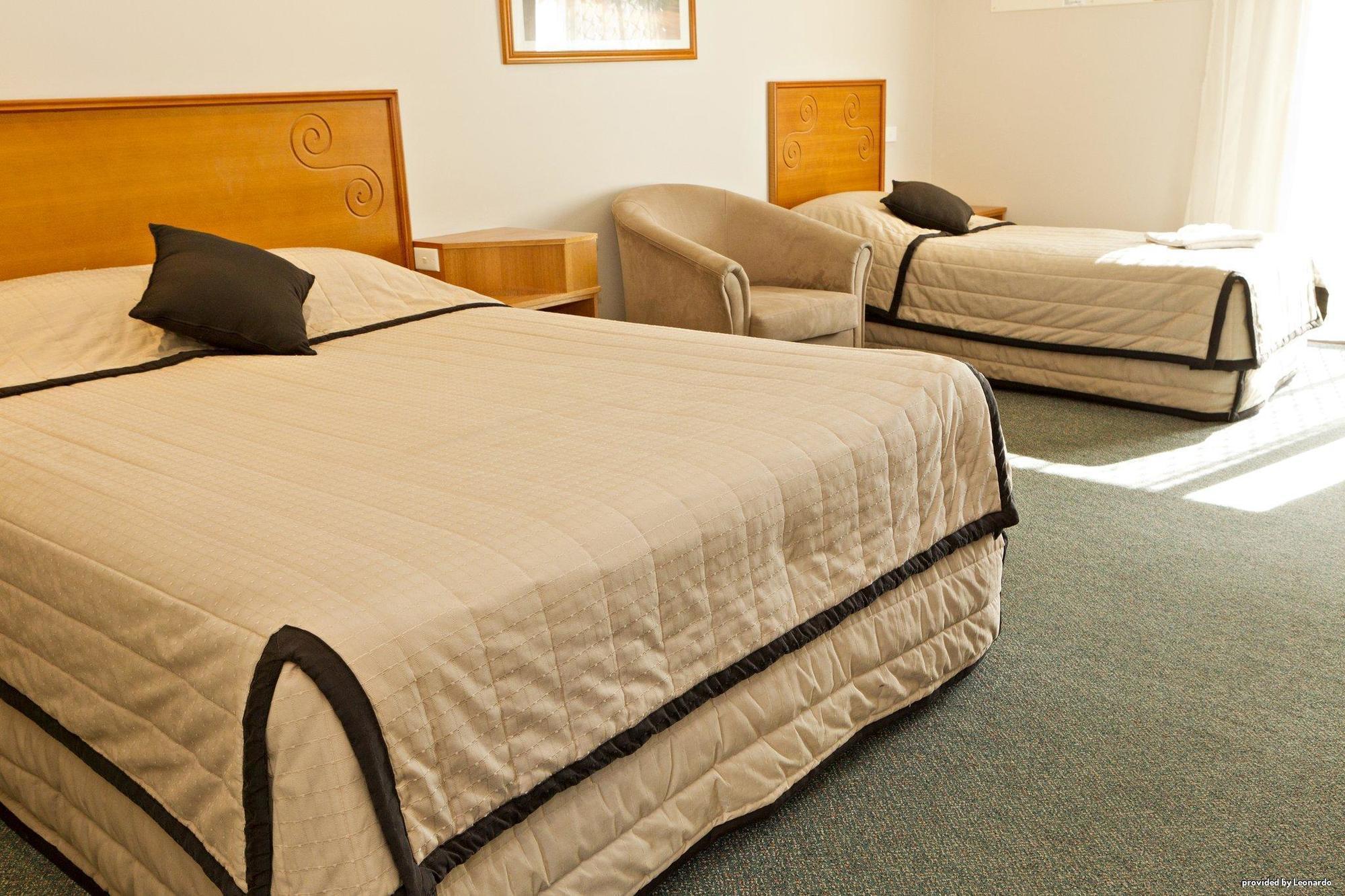 Hilltops Retreat Motor Inn Young Pokoj fotografie
